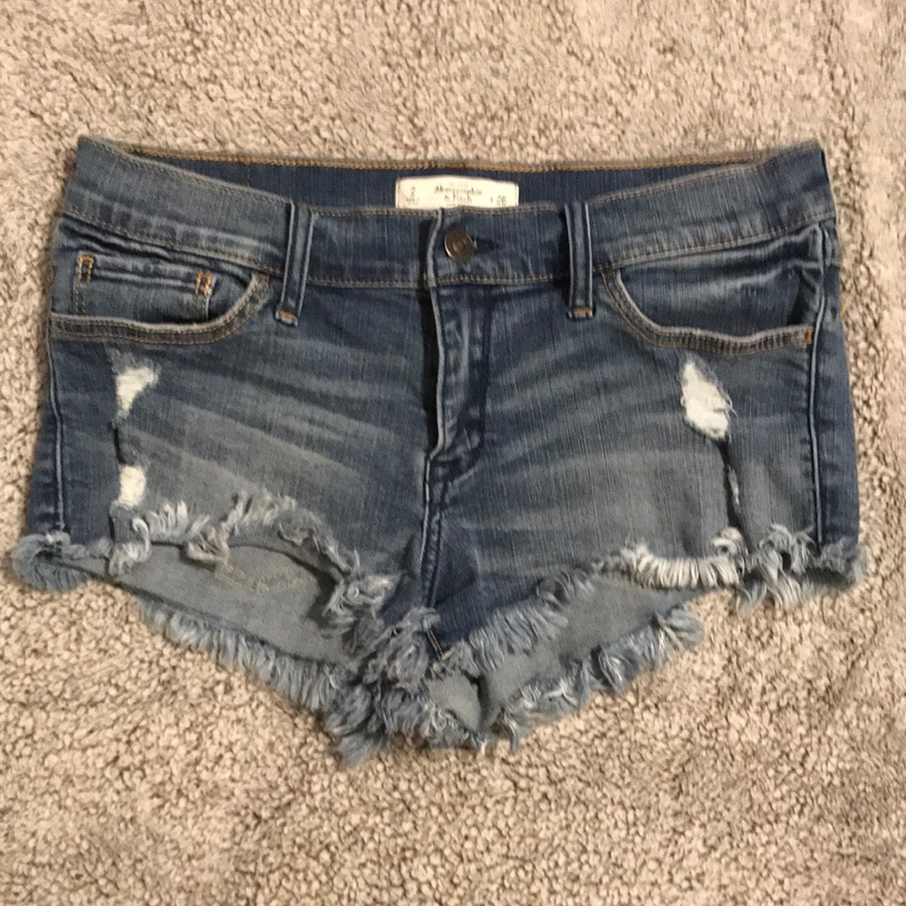 Abercrombie Super Short Mid Rise Distressed Denim Shorts Size 26 Waist